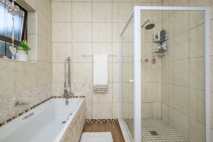 3 Bedroom Property for Sale in Clamhall Western Cape